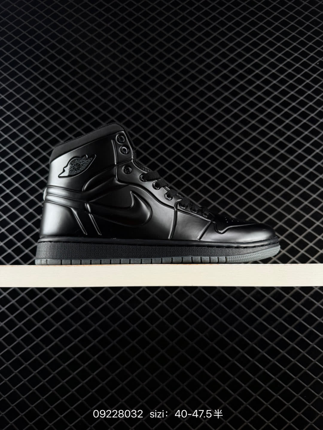 Nike Air Jordan 1 Retro Mid AJ1-414823-002 Nike Air Jordan 1 Retro Mid AJ1-414823-002